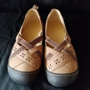 JBU Adventure Design Walking Shoes Size 6.5 NWOT